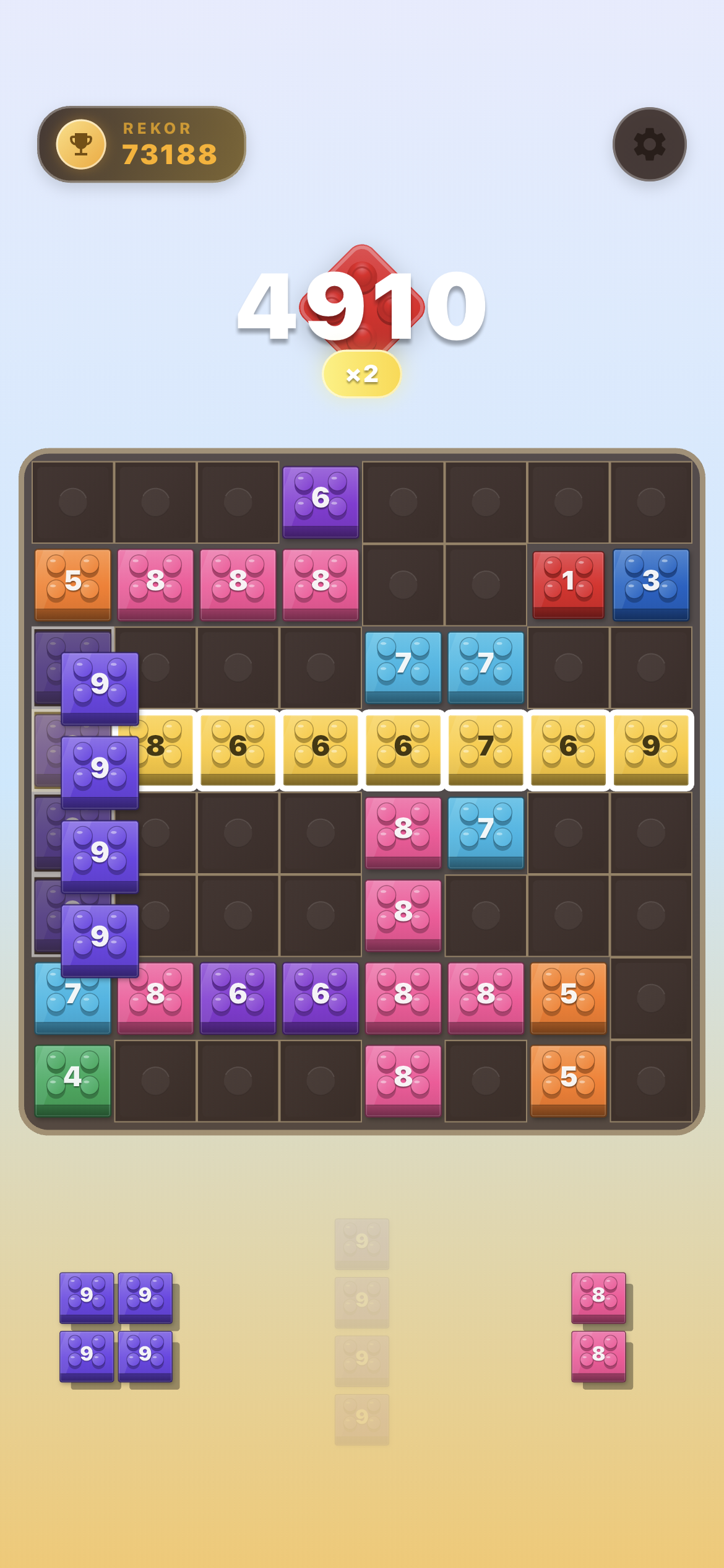 Block Crush colorful board screenshot